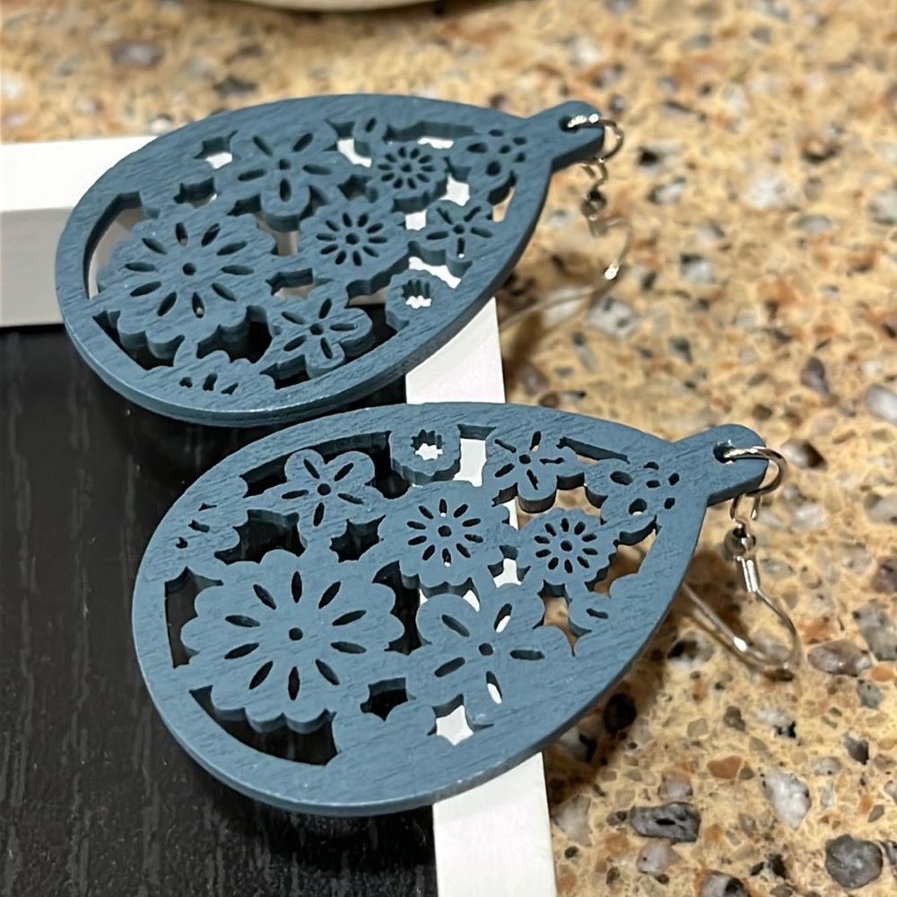 New in Bag! Slate Blue Wooden Flower Drop Pierced Silver Earrings